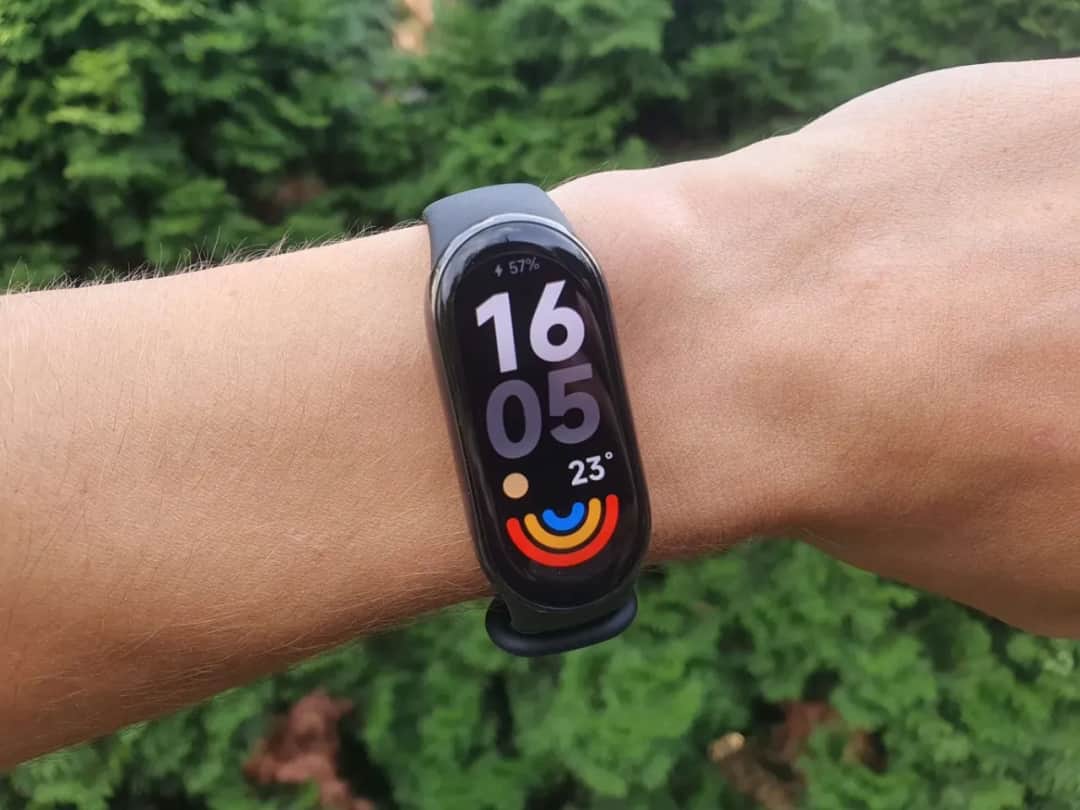 Mi Band 6 aparat jak włączyć – dlaczego nie ma kamery?