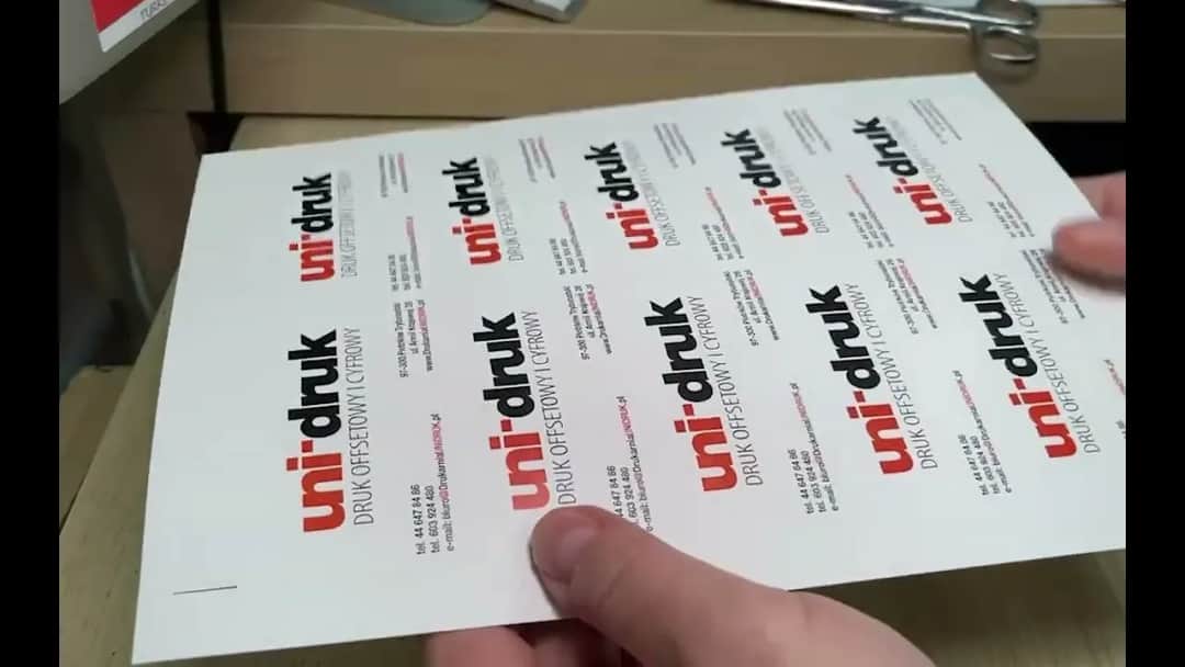 Jak drukować wizytówki: proste kroki do profesjonalnego efektu