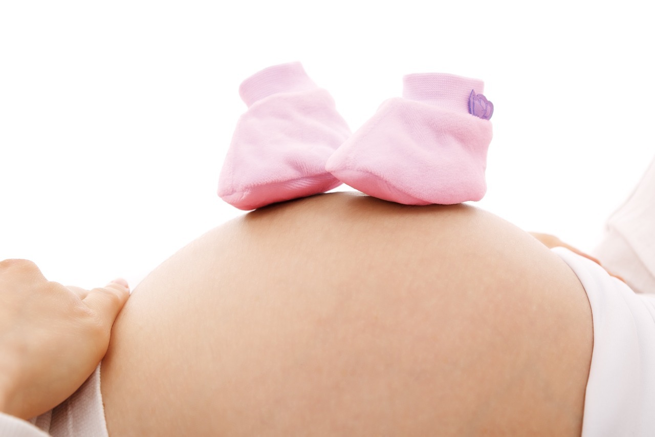 Prezent dla kobiety w ciąży - co kupić przyszłej mamie